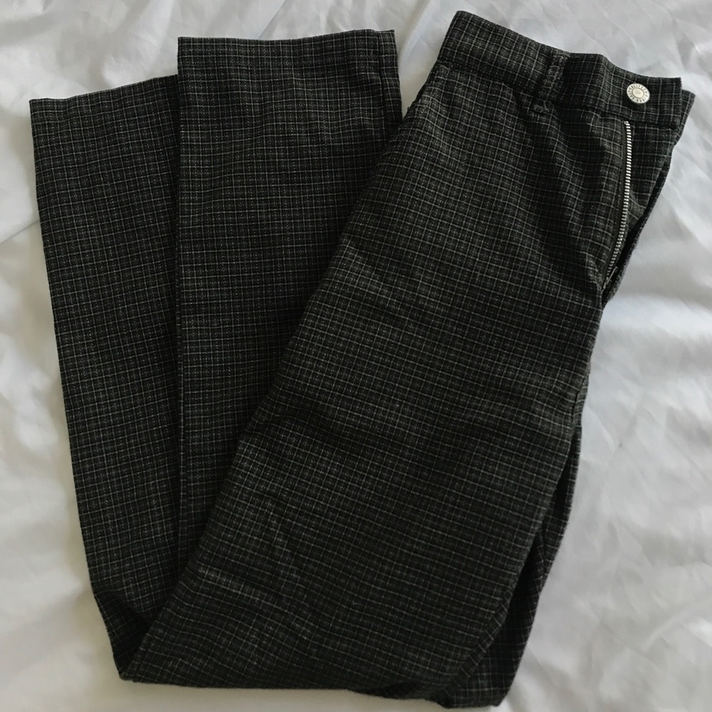 BRANDY MELVILLE DARK GREEN PLAID PANTS
